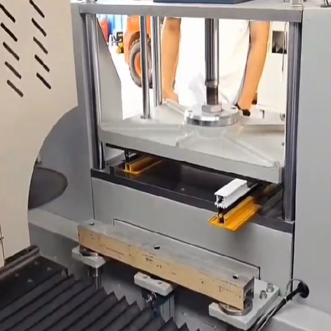 Upvc windows profile making 3 axis cnc end mill cutter head aluminum upvc machine window 2
