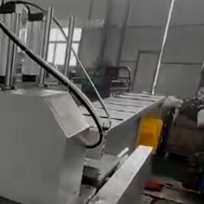 Automatic Aluminium Cutting Saw 1600 Kg with 90 Degree